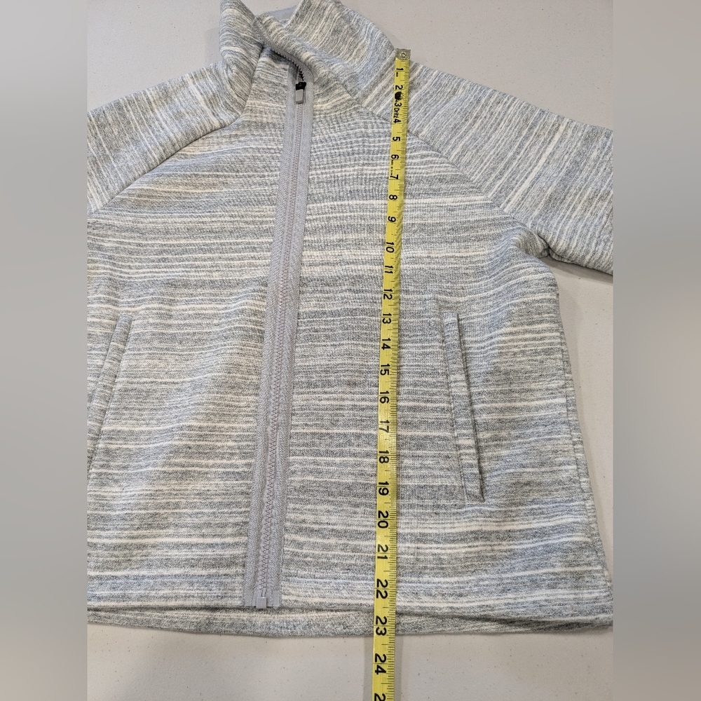 Adidas zip up jacket with zip up pockets Size Medium - Picture 10 of 14